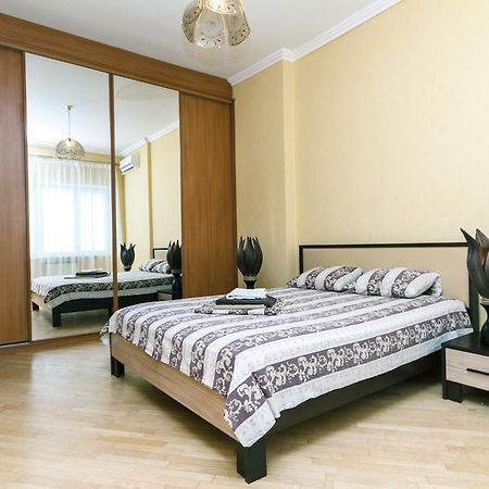 Apartment On Khreshchatyk เคียฟ ภายนอก รูปภาพ