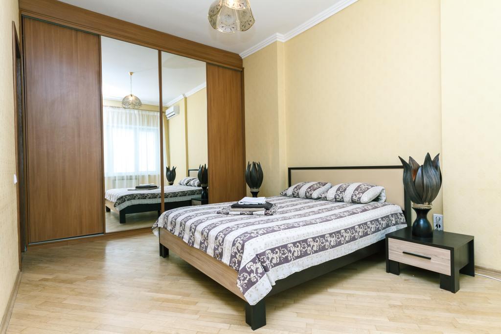Apartment On Khreshchatyk เคียฟ ภายนอก รูปภาพ