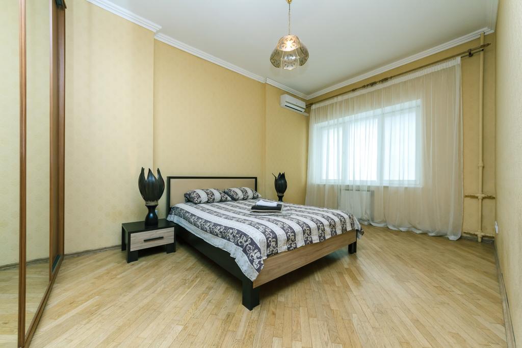 Apartment On Khreshchatyk เคียฟ ภายนอก รูปภาพ